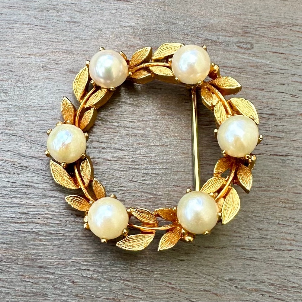 Liner Vintage Gold & Pearl Leaf Brooch - Picture 4 of 12